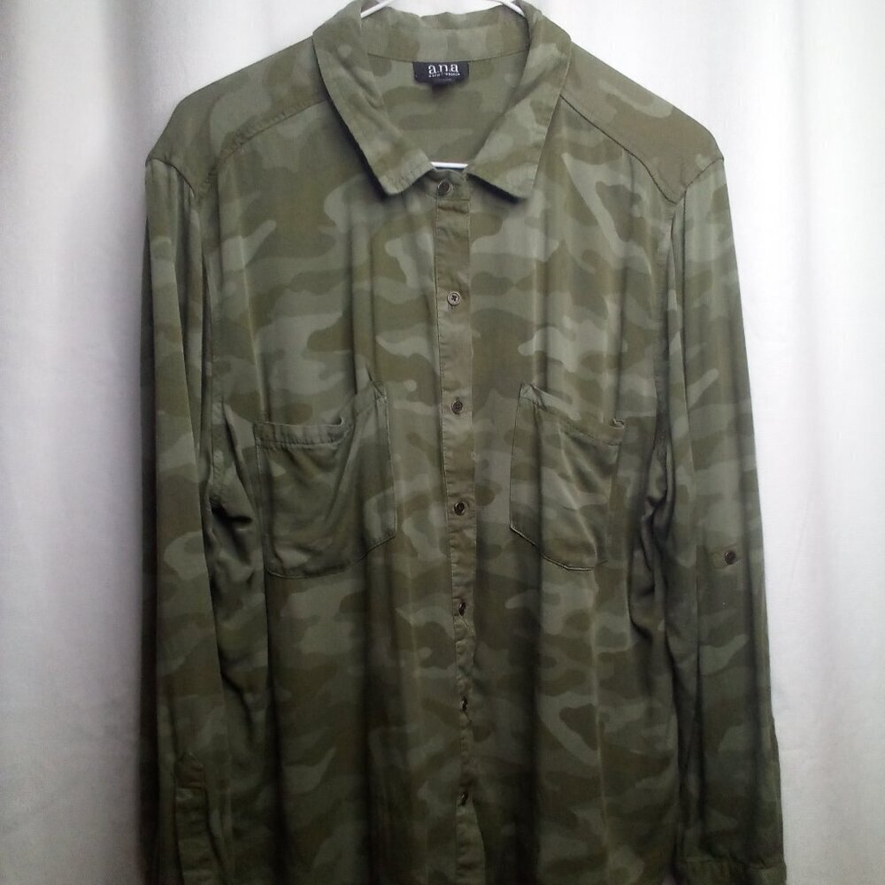 A. N. A. Button Up Shirt XL Blouse Long Sleeve Camo Green
